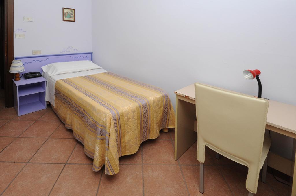 Hotel Marina 몬테카티니테르메 객실 사진